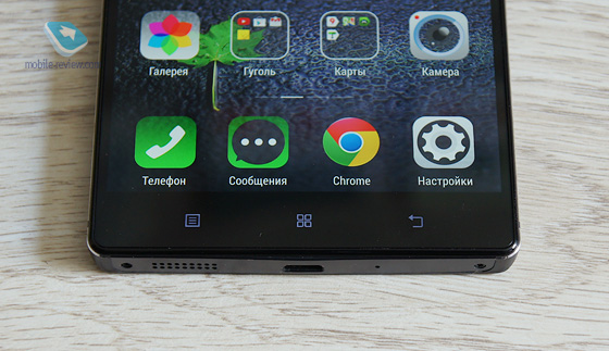 Елементів управління в смартфоні мінімум - коротка клавіша гучності на лівому торці, клавіша живлення на правому і блок сенсорних кнопок з підсвічуванням під екраном