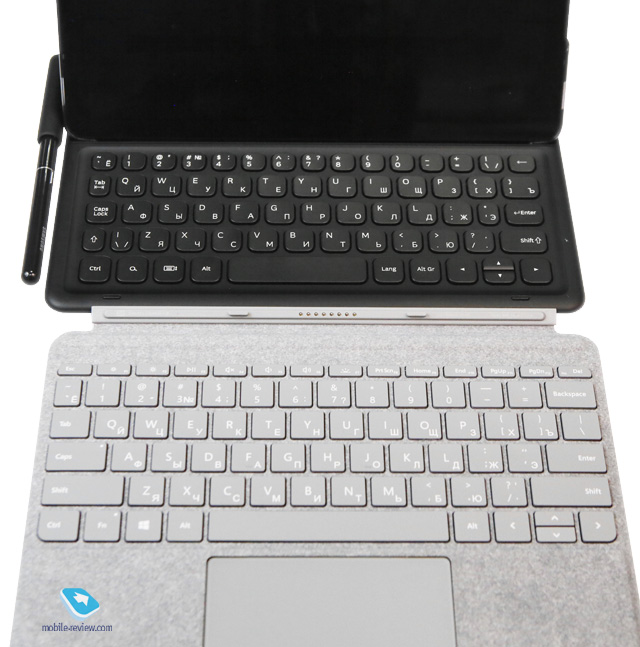Якщо порівнювати клавіатуру в обкладинці для Galaxy Tab S4 c обкладинкою від Microsoft, то це просто небо і земля, у Samsung клавіатура сильно гірше і слабкіше