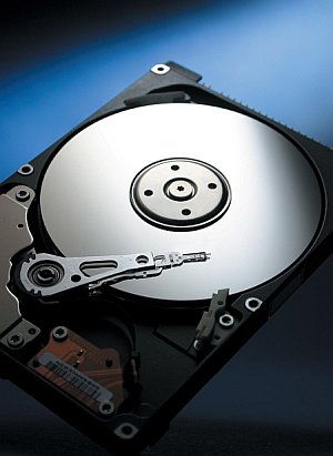 Жорсткий диск   вибирають під завдання, для підвищення швидкості завантаження беруть   SSD   , Швидкість читання і запису якого в кілька разів вище