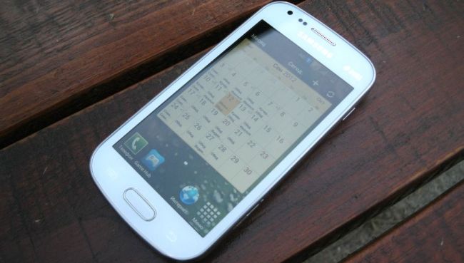 Компанія Samsung однією з останніх приєдналася до гонки за лідерство серед Android-смартфонів підтримують дві SIM-карти